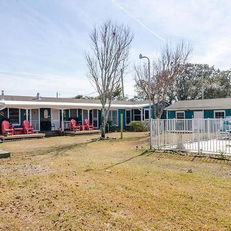 The Pelican Hidden Treasure Inn Room 2 By Bryant Real Estate Kure Beach Bagian luar foto
