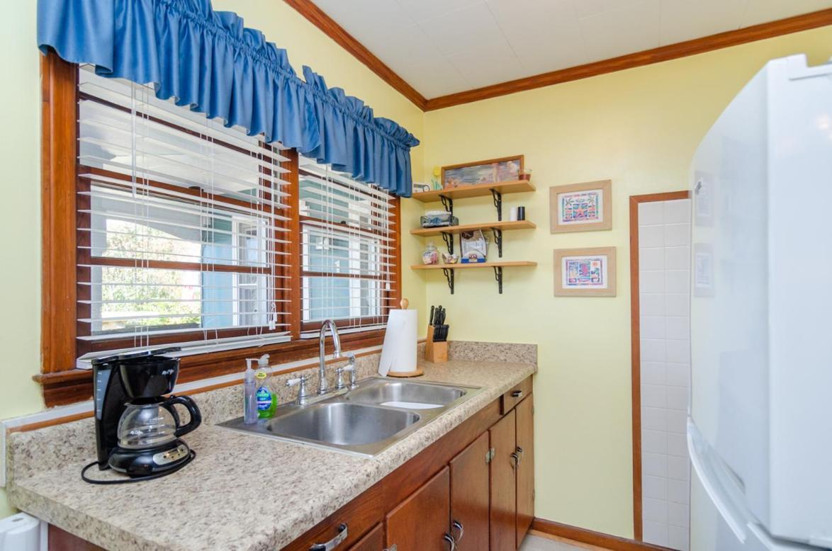 The Pelican Hidden Treasure Inn Room 2 By Bryant Real Estate Kure Beach Bagian luar foto