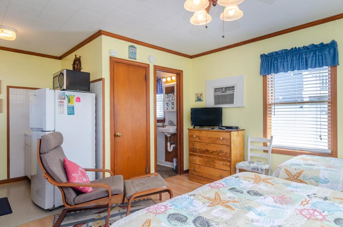 The Pelican Hidden Treasure Inn Room 2 By Bryant Real Estate Kure Beach Bagian luar foto